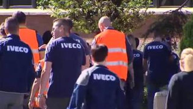 Se presenta en dependencias policiales el hombre que compartió, entre los trabajadores de la empresa Iveco, el video íntimo de una mujer que terminó suicidándose. Tras declarar en dependencias policiales ha quedado en libertad. La jueza de Alcalá de Henares, en Madrid, que se hizo cargo del suicidio de Verónica, investiga ya un posible delito de revelación de secretos. Si se confirma el acoso, la coacción, habrá consecuencia penales quienes contribuyeron a causar un daño a la intimidad de la mujer.