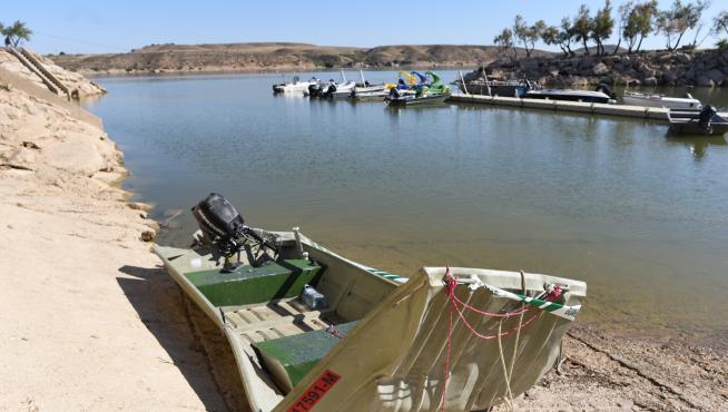 Continúa la búsqueda de los dos desaparecidos tras el accidente entre dos barcas en Mequinenza.