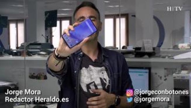 El móvil más rápido del mundo no tiene bordes y su cámara selfie es retráctil. Lo malo: su precio y su peso