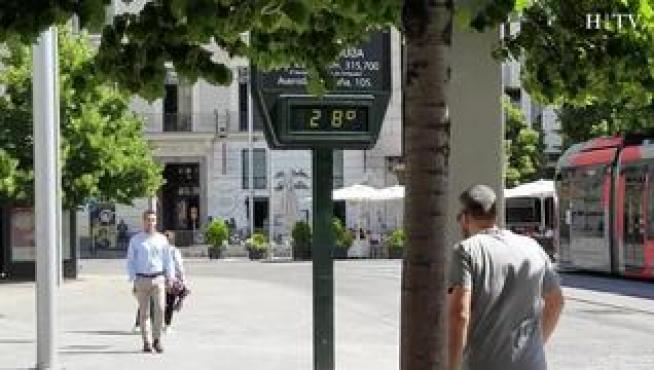 La Aemet prevé temperaturas de hasta 36 grados en zonas de la Ribera del Ebro y el Bajo Aragón. La DGA ha activado el nivel de alerta naranja de peligro de incendios forestales en el centro de Aragón.