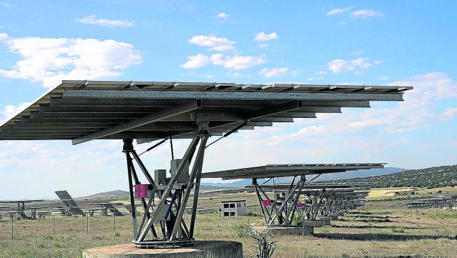 huerto solar, instalacion de placas solares en el termino de Celadas.Foto Antonio garcia/bykofoto. 17/06/19 [[[FOTOGRAFOS]]]