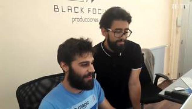 El Vivero de Empresas del CPIFP Los Enlaces de Zaragoza ha cumplido 10 años ayudando a los jóvenes a iniciar sus proyectos y lanzarse al mundo laboral. Conocemos algunos de ellos, los más veteranos con una década de experiencia y los que acaban de empezar en este vivero empresarial.
