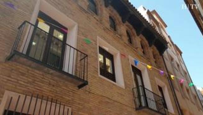 Hace 30 años que este edificio del barrio de San Pablo, catalogado de interés ambiental y del siglo XVI, fue adquirido por el Ayuntamiento de Zaragoza para convertirlo en la sede Sociedad Municipal de Vivienda