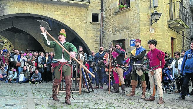 Exhibición de armas medievales en Sos del Rey Católico