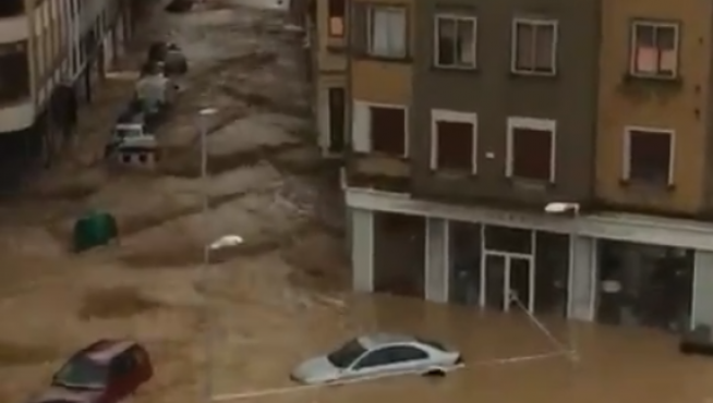 Inundaciones en Tafalla (Navarra) por el desbordamiento del río Cidacos.
