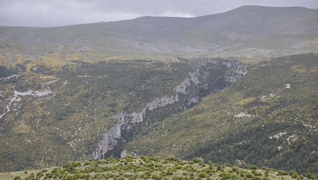 En el corazón del valle de Vió, este municipio presume de sus cañones de roca, las praderas de la hierba más verde y un puñado de soñadores convencidos de que quedarse es la mejor opción.