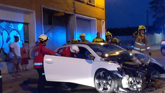 Accidente de tráfico en la calle Biel, en Valdefierro.