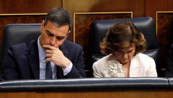 Pedro Sánchez y Carmen Calvo