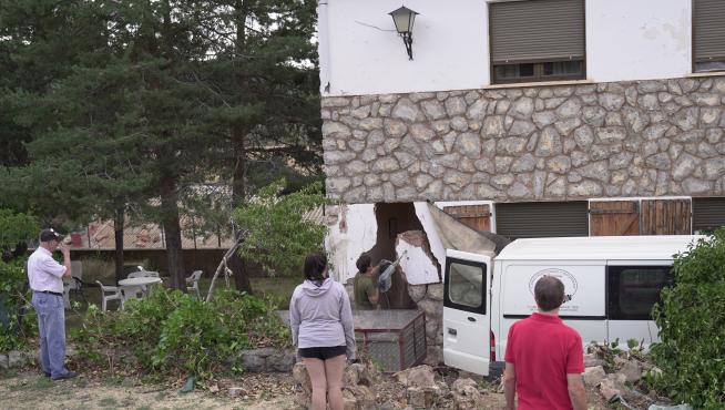 Un camion de basura se ha estrellado contra una casa en bronchales en un acccidente en el que ha fallecido el conductor. Foto Antonio garcia/Bykofoto. 25/07/19 [[[FOTOGRAFOS]]]
