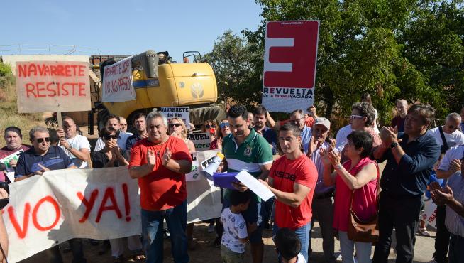 Manifestación en Navarrete para reclamar la mejora del viejo puente ferroviario