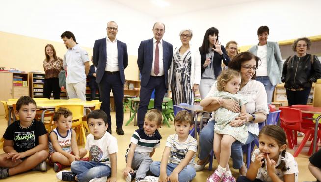Javier Lambán ha visitado este martes el colegio Parque Venecia de Zaragoza coincidiendo el inicio de curso.