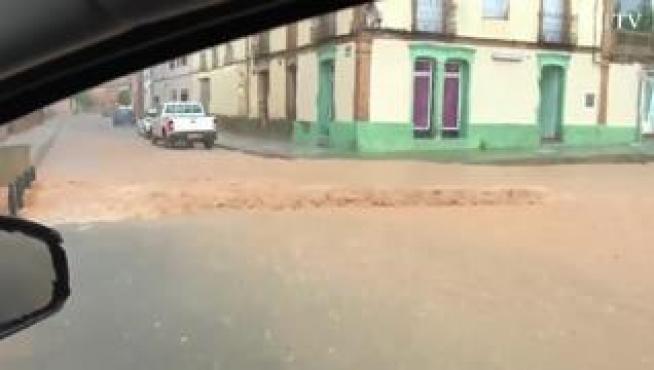 La Guardia Civil está desviando a los conductores desde las 17.45 por las vías de servicio paralelas a la carretera tanto en dirección Madrid como en sentido Zaragoza.