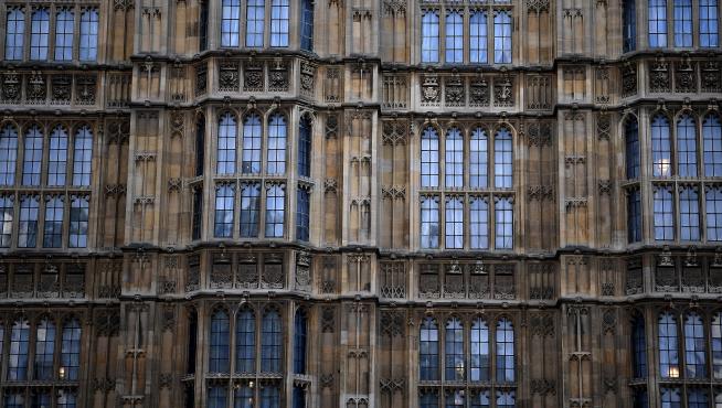 London (United Kingdom), 12/09/2019.- The windows of parliament in London, Britain, 12 September 2019. The British government on 12 September 2019 released a worst-case scenario for a so-called no-deal Brexit. The United Kingdom is due to leave the European Union on 31 October 2019 after several deadline extensions. British parliament has not ratified an agreement with the EU yet. Some Members of Parliament (MP's) are calling for British Prime Minister Boris Johnson to resign if he is found to have misled the Queen over the proroguing of Parliament. Meanwhile three judges in Edinburgh have found the suspension of Parliament unlawful. (Reino Unido, Edimburgo, Londres) EFE/EPA/ANDY RAIN Brexit developments in London