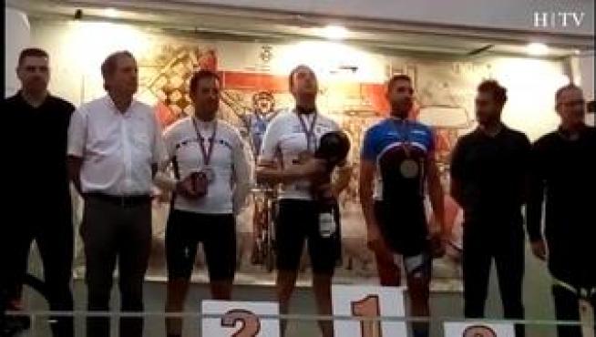El subinspector de Policía oscense Míchel Pascual se ha hecho con un oro y una plata en el Mundial de Ciclismo para Policías.