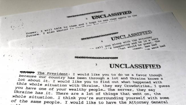 Memorándum donde aparece la transcripción de la conversación telefónica entre Trump y Zelenskiy .