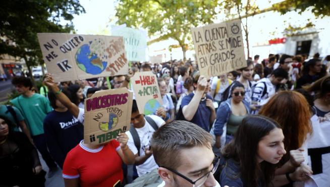Manifestación por el clima en Zaragoza.