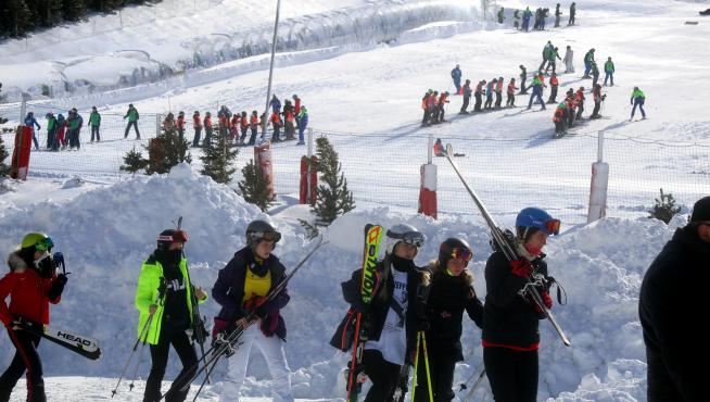 Esquiadores en la estación de Formigal la temporada pasada.