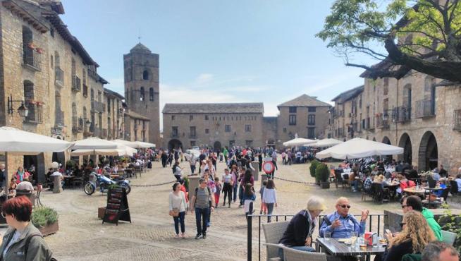 Vista de la plaza Mayor de Aínsa.