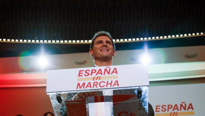Rivera se abre a pactar también con el PSOE para que haya gobierno