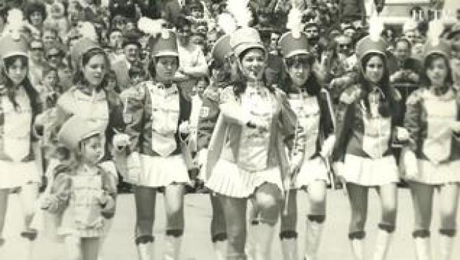 El pregón de las Fiestas del Pilar de 1969 fue su primera actuación, rodeadas de la expectación del público zaragozano. Corita Viamonte participó en aquel desfile.
