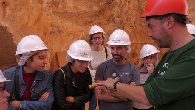 Visita al yacimiento de Atapuerca durante el Congreso de Comunicacion Social de la Ciencia celebrado en Burgos.