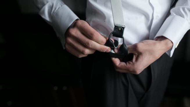 Tirantes del traje del novio