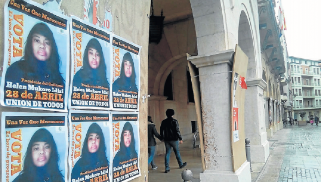 Helen Mukoro, en un cartel en la plaza de San Juan de Teruel durante las pasadas elecciones.