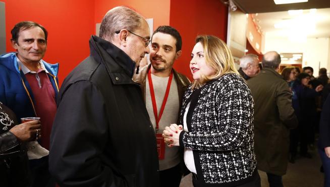Javier Lambán llega a la sede del PSOE en Zaragoza.