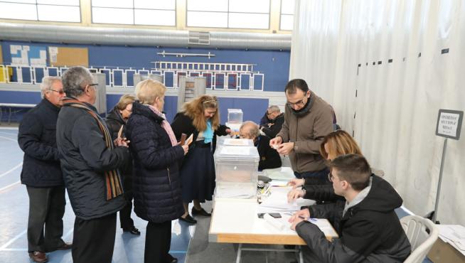 Votaciones en Huesca.