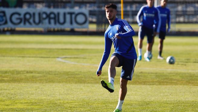 Antes de su presentación, Javi Puado ya se ha unido al equipo y ha protagonizado su primer entrentamiento con el Real Zaragoza en la Ciudad Deportiva.
