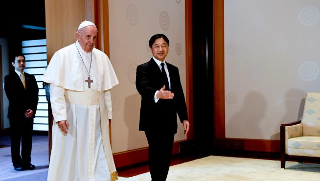 El Papa confesó al emperador Naruhito que sus padres lloraron por Hiroshima