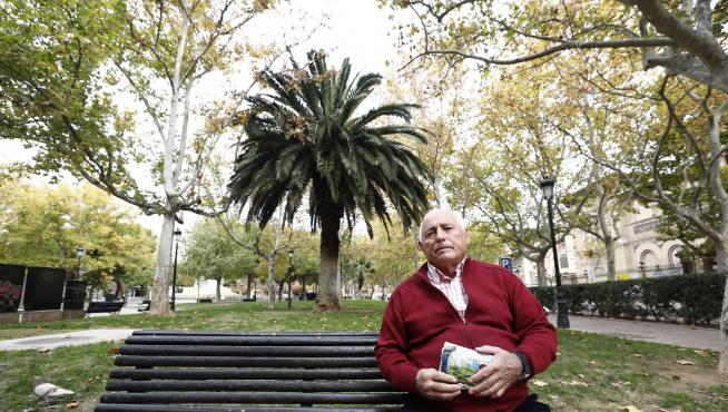 Vicente Ubalde piensa viajar la semana que viene al Sáhara. En la imagen, este martes en Zaragoza.