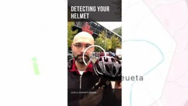 La app de la compañía 'Circ' reconoce si el usuario lleva casco antes de usar el patinete, ofreciendo un descuento del 25% en el viaje y promoviendo la seguridad vial.