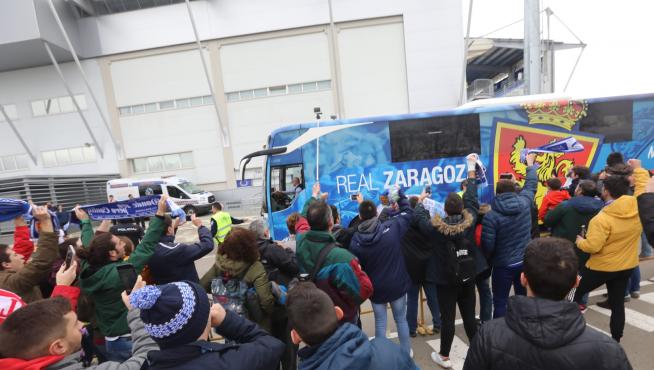Llegada del Real Zaragoza a El Alcoraz
