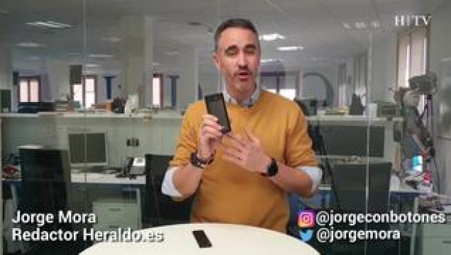 El Anker Nebula Apolo cuesta 400 euros y lleva el sistema operativo Android en el interior lo que le da acceso a Netflix, HBO, YouTube o Movistar siempre que tengas un wifi a mano.