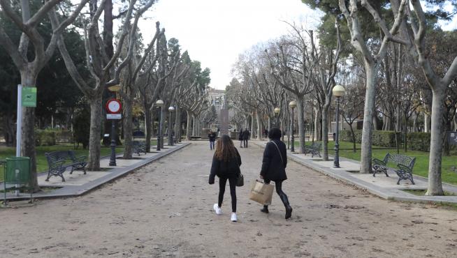 El acceso desde la calle del Parque a la estatua de Los Caídos será pavimentado.