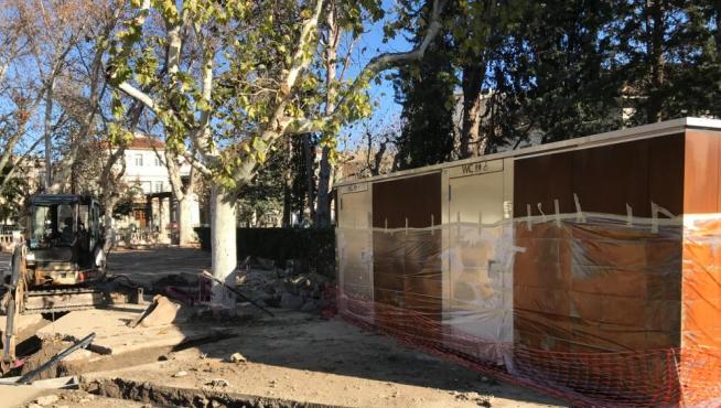 Los nuevos aseos autolimpiables de la terraza del Parque Bar.
