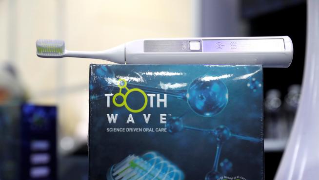 A Toothwave toothbrush(33464008)