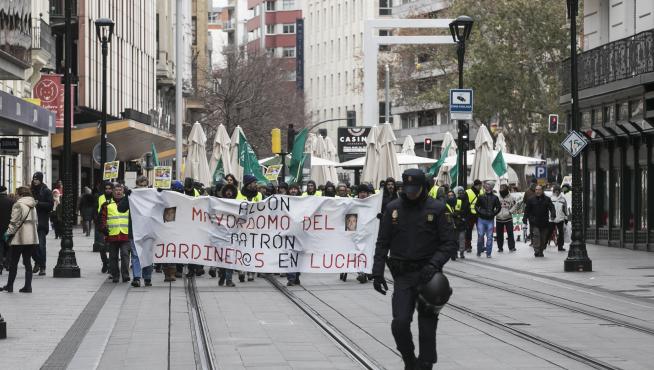Protesta de los trabajadores de FCC por las calles de Zaragoza