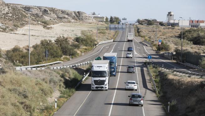 ARAGON. CAMIONES EN LA N II / 15-10-2019 / FOTO: GUILLERMO MESTRE [[[FOTOGRAFOS]]] [[[HA ARCHIVO]]]