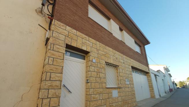 Una casa de turismo rural en Longares fue utilizada por los delincuentes como escondite y la Guardia Civil los sorprendió a las 6.05 de ayer, cuando los detuvo.