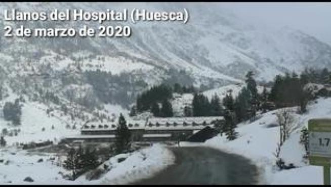 La Agencia Estatal de Meteorología (Aemet) anuncia para este lunes en Aragón nevadas en el Pirineo, donde la cota bajará de 1700-2000 metros a 700 metros y viento del oeste y noroeste moderado a fuerte con rachas muy fuertes.