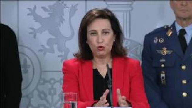 Robles ha informado que también se ha pedido a la farmacia militar que aporte todos los elementos que sirvan para desinfectar y medicamentos de uso común.