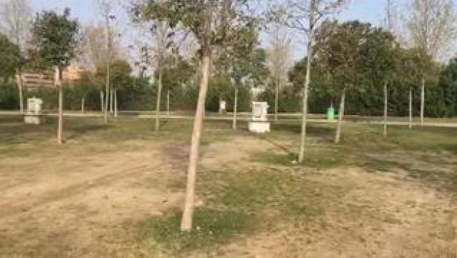 El Camping Municipal de Zaragoza ha amanecido vacío y sin huéspedes este sábado por la mañana por el coronavirus.