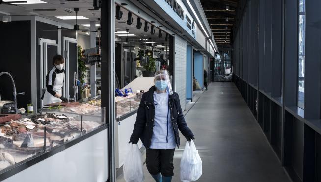 MERCADO CENTRAL DE ZARAGOZA / CORONAVIRUS / 28/03/2020 / FOTO : OLIVER DUCH [[[FOTOGRAFOS]]]