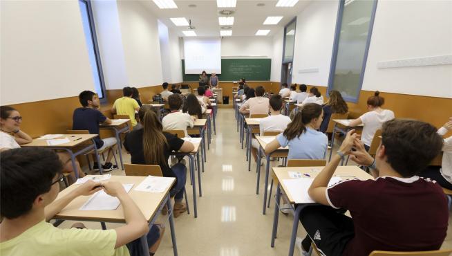 Los estudiantes universitarios podrían ser evaluados en junio mediante exámenes online