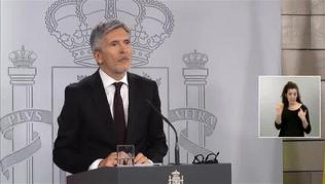 El ministro del Interior, Fernando Grande-Marlaska, ha asegurado que estamos ante “una situación dinámica” y que serán "los próximos días los que determinarán cuál será la resolución que finalmente adopte el presidente del Gobierno sobre la posibilidad de instar al Congreso una prórroga del estado de alarma”.