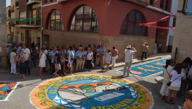 Imagen para el recuerdo: las alfombras de serrín del Santísimo Misterio en Aguaviva.