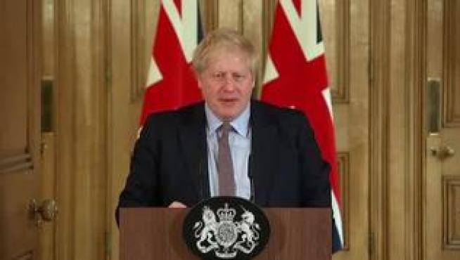 El primer ministro británico, Boris Johnson, ha sido trasladado a la Unidad de Cuidados Intensivos del hospital Saint Thomas de Londres. Es la última hora del estado de salud del líder de Reino Unido. Ayer tuvo que ingresar en este hospital por complicaciones respiratorias derivadas del coronavirus que se le diagnosticó hace más de una semana.