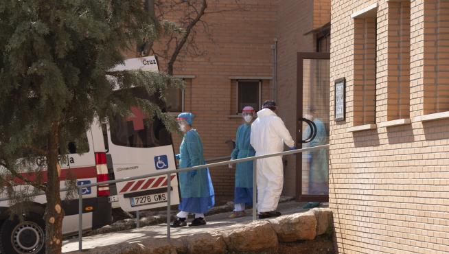 traslado de ancianos que han dado positivo en coronavirus hasta la residencia de Alfambre. Foto Antonio Garcia/bykofoto. 29/03/20 [[[FOTOGRAFOS]]]